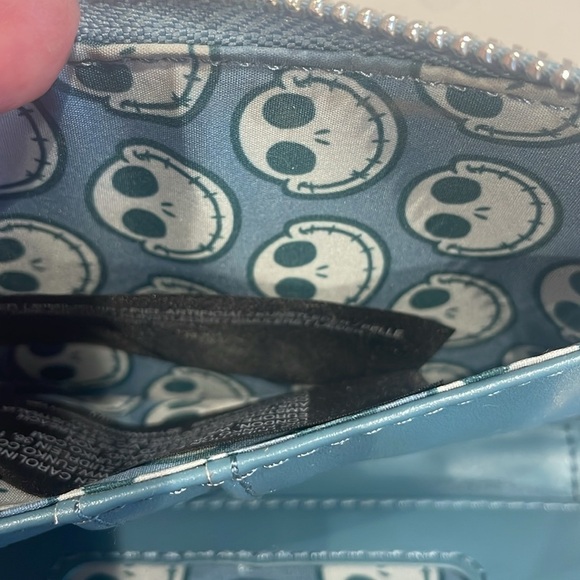 Loungefly Disney “Night Before Christmas” Wallet—Beautiful!! Like New Condition! - Picture 9 of 11